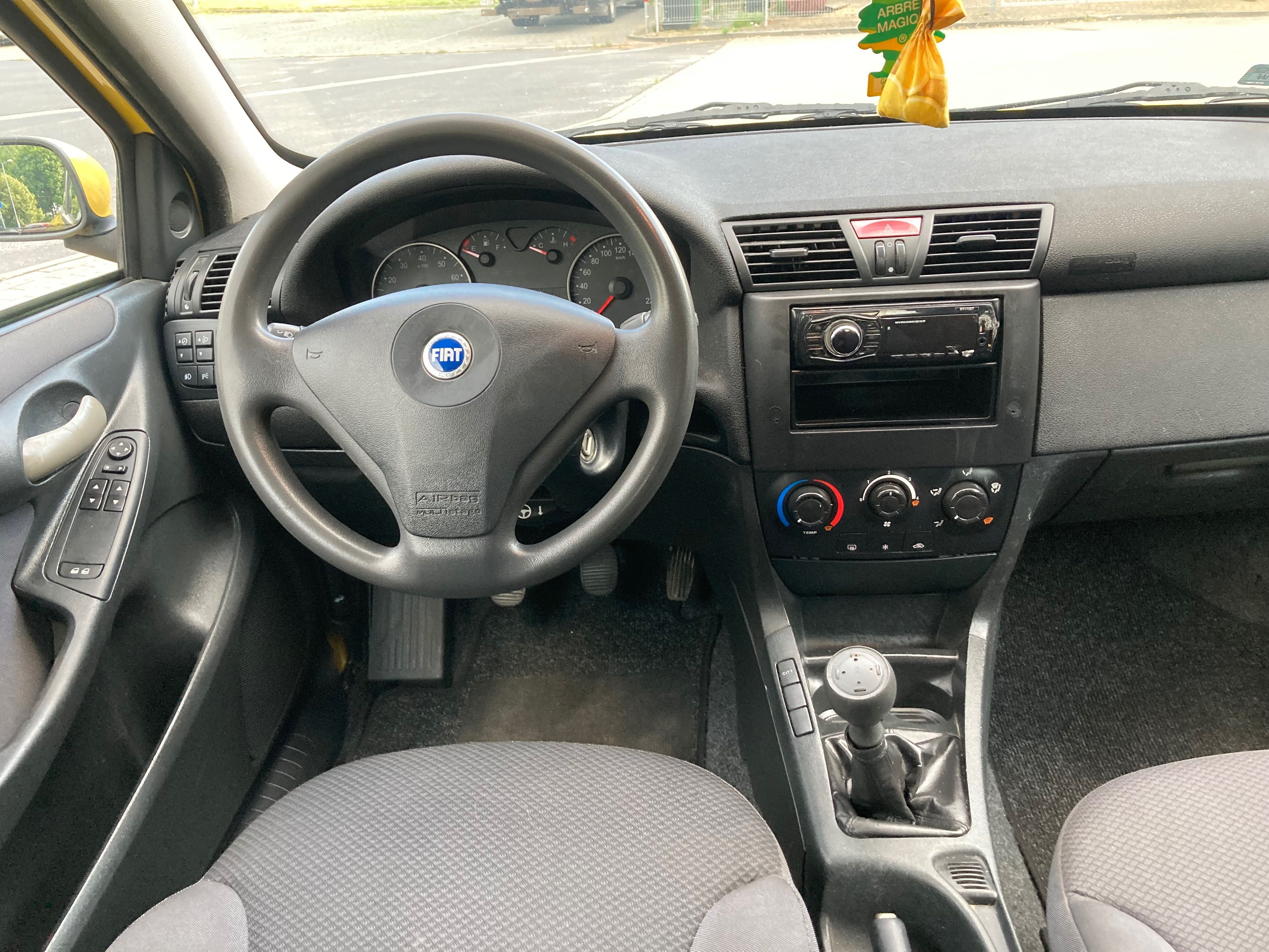 Fiat Stilo 1.6 benzyna 102KM 2005 rok, fajne auto.