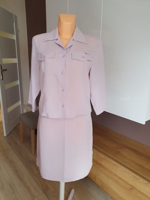 Kostium,bluzka i spódnica,L