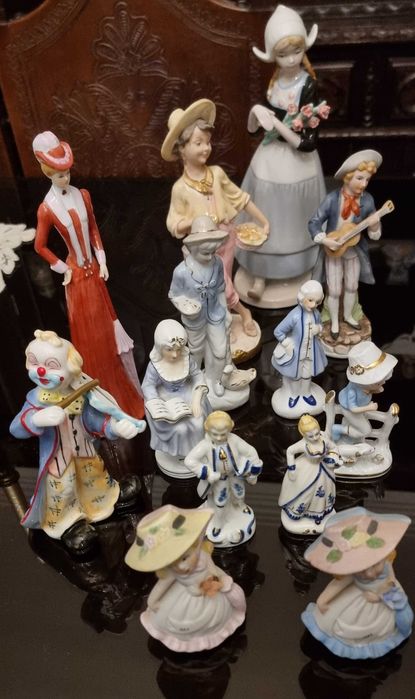13 bonecos decorativos de porcelana