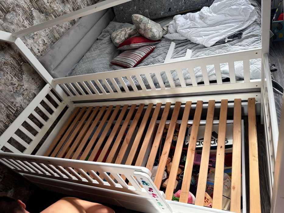 Кровать домік з матрасом.  Самовивоз