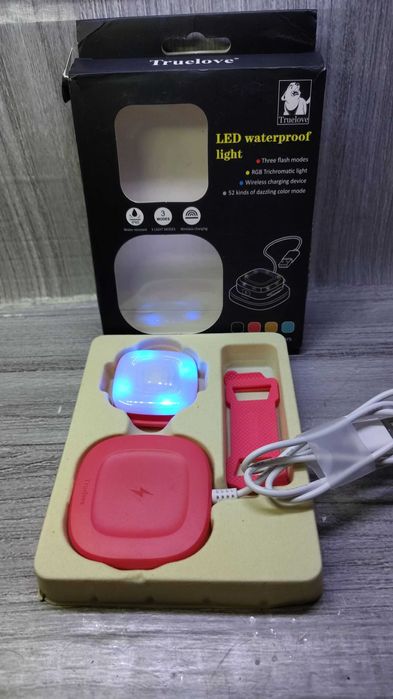 Wodoodporna lampka LED Truelove do obroży i uprzęży dla psów