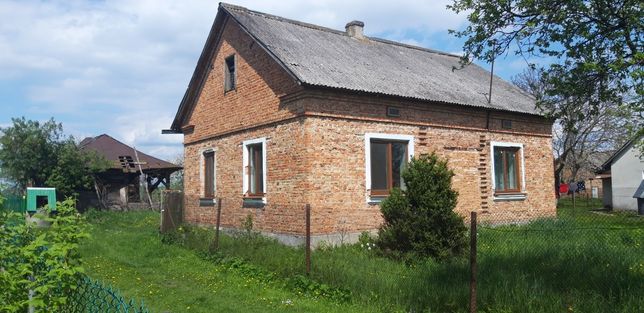 Цегляний будинок в с.Ріпнів - 38 км від Львова, 32 сот. Обмін на авто