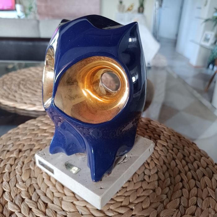 Escultura vitrificada obra  de José Torres Guardia.