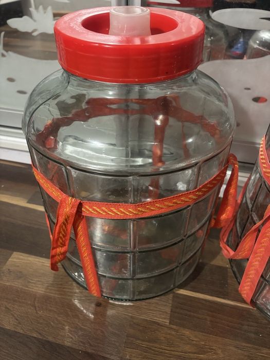 Продам бутыль стеклянный 18,5 л