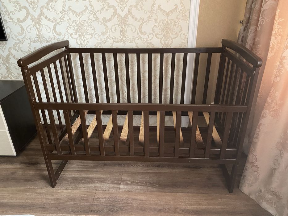 Ліжечко з маятником+матрац, бортики, наматрацник, органайзер