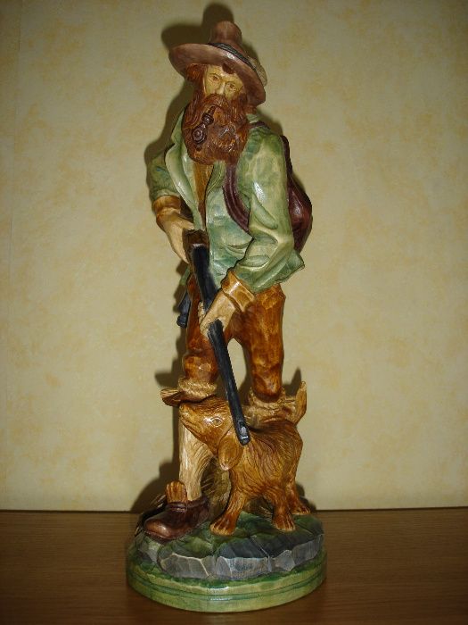 Rzeźba drewniana Myśliwy na polowaniu prezent