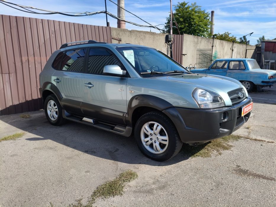 Hyundai Tucson 4*4,автомат,газ