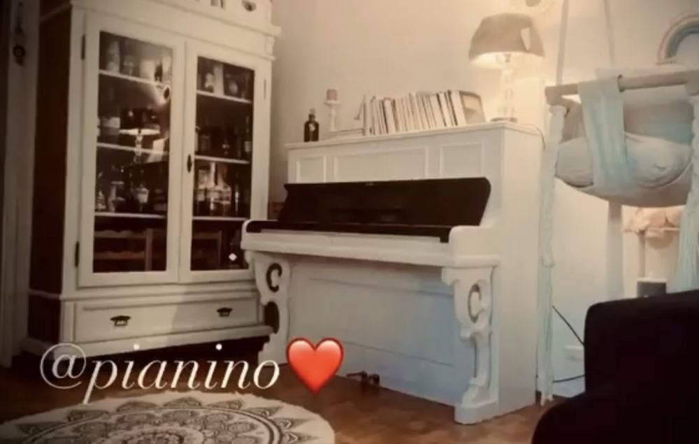 Pianino  biale Th.Gerhard z Berlina