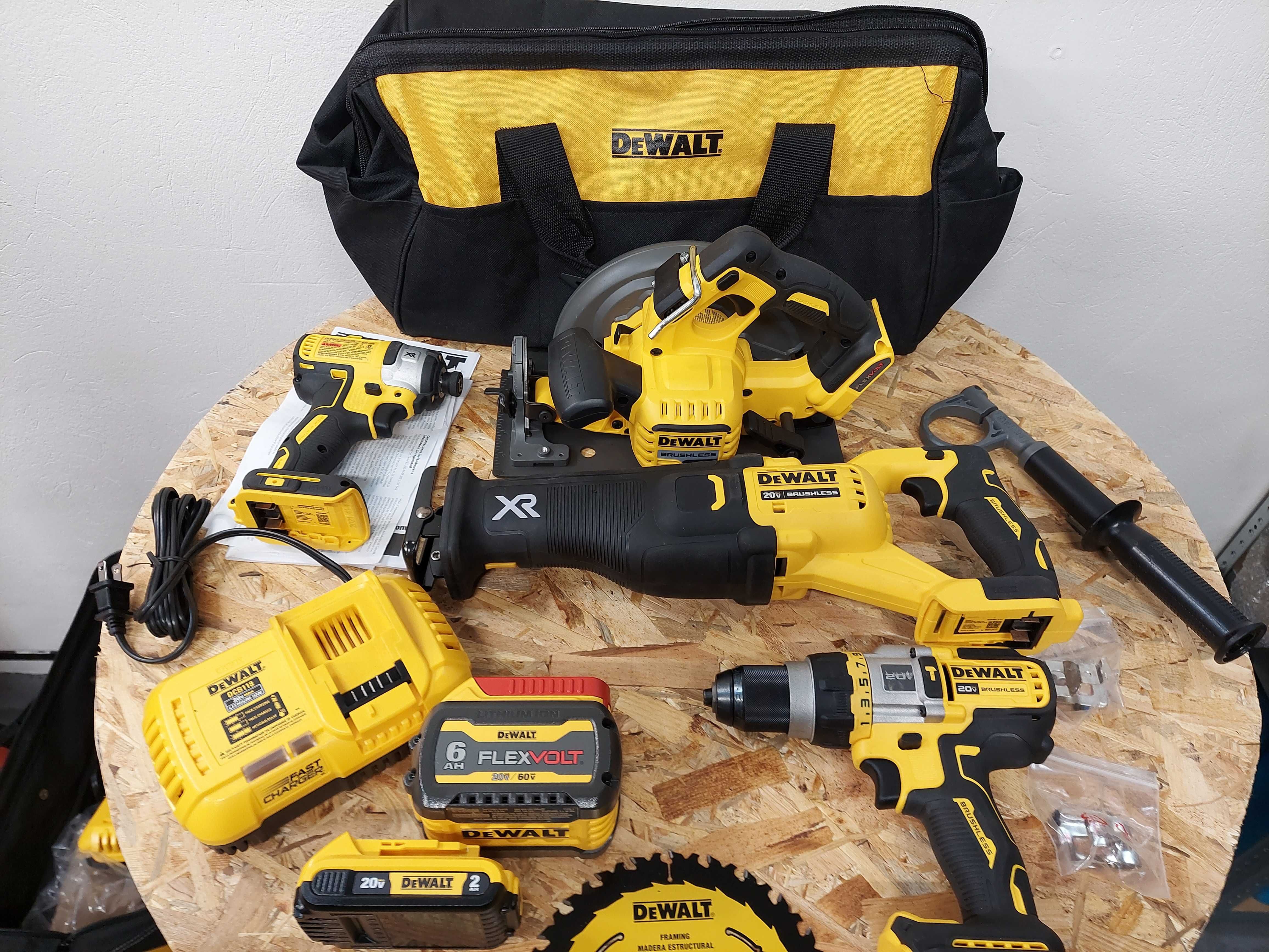 DeWalt FlexVolt XR zestaw combo 4x plus 2x aku