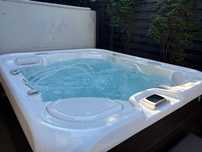 Jacuzzi ogrodowe HotSpring model Sovereign