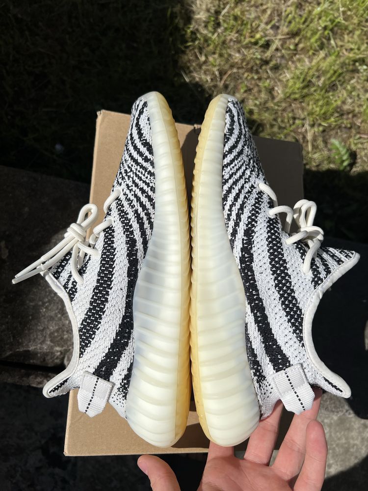Adidas Yeezy Boost 350 V2 Zebra sneakersy czarno białe kanye 42 2/3