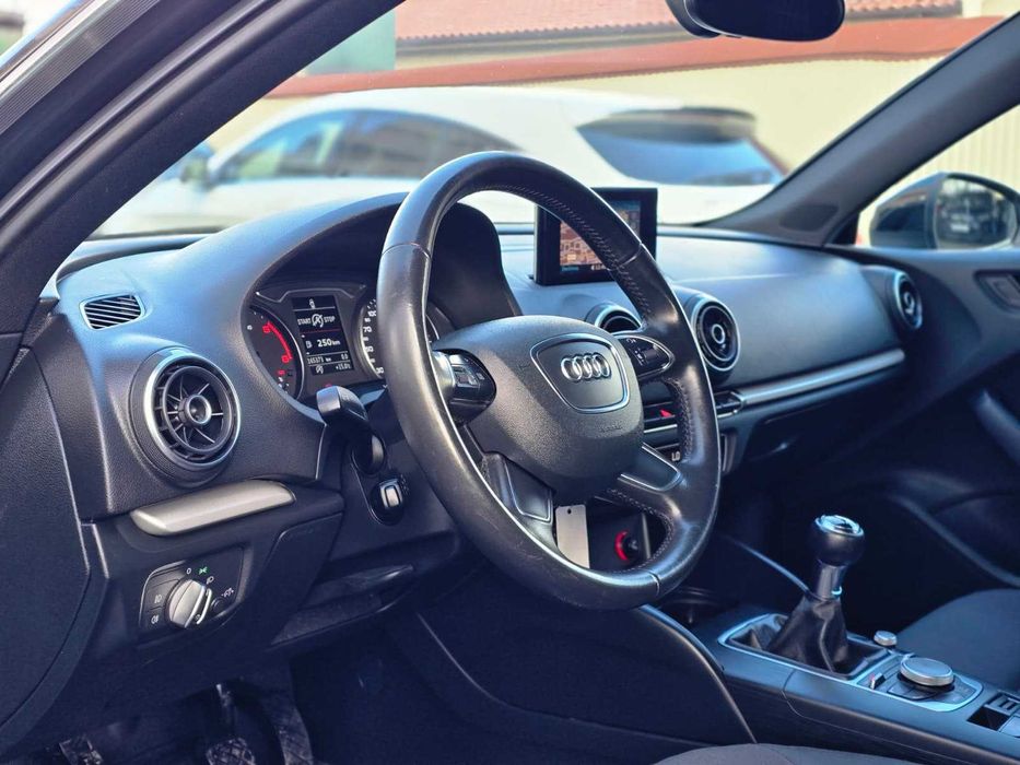 AUDI A3 SPORTBACK 8V S LINE 1.6TDI 110CV "LOOK RS3"