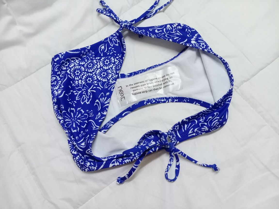 Женские плавки Pretty Little Thing, Primark, Next и лифчик Nasty Gal