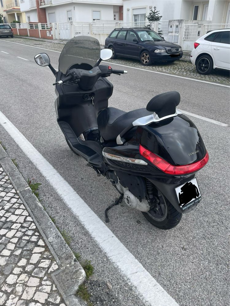 Piaggio X8 200 (excelente condição)