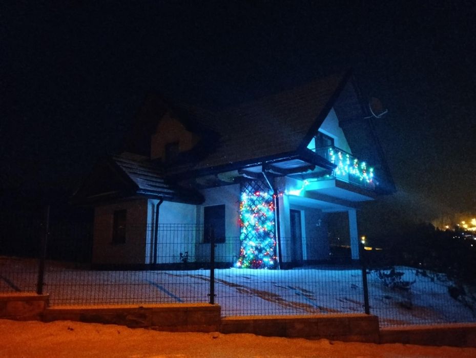 Domki u Seseta Kluszkowce na Podhalu z widokiem na Tatry i jezioro