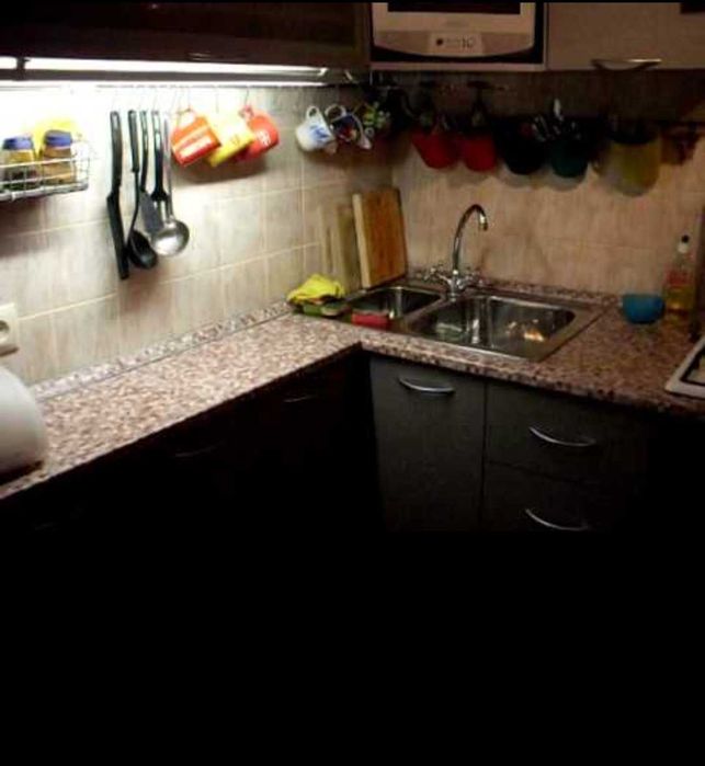 Помощь с поселением пол дома, 2 комнаты.