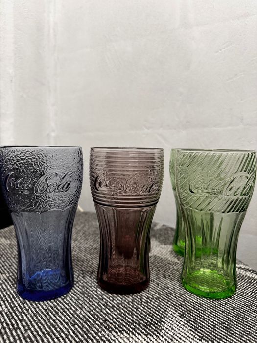 szklanki do coca-coli stan jak na zdjęciu