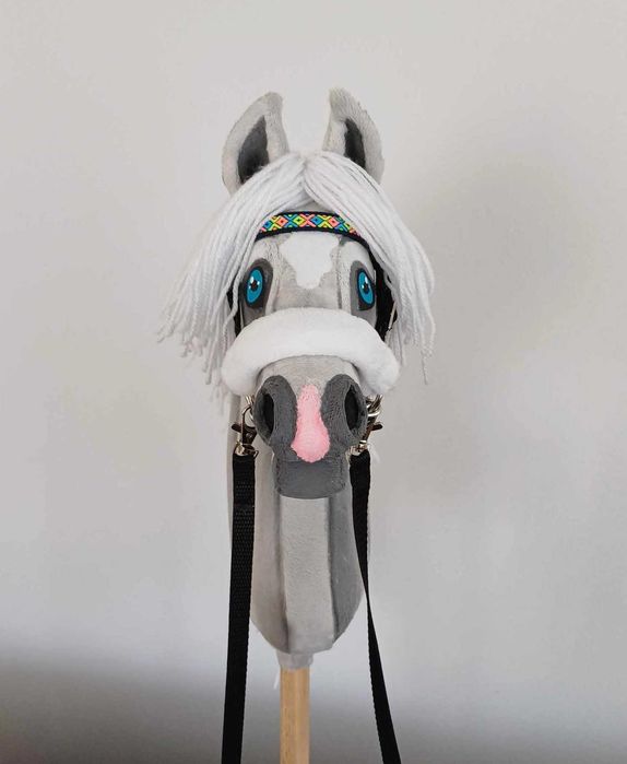 Siwy jasny konik Hobby Horse A4 + sprzęt