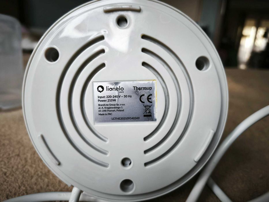 Podgrzewacz do butelek i sterylizator Lionelo Thermup + prezent