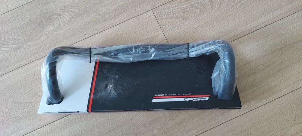 Kierownica FSA karbon nowa.