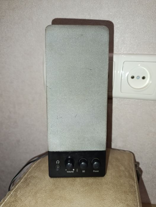 Колонка універсальна провідна