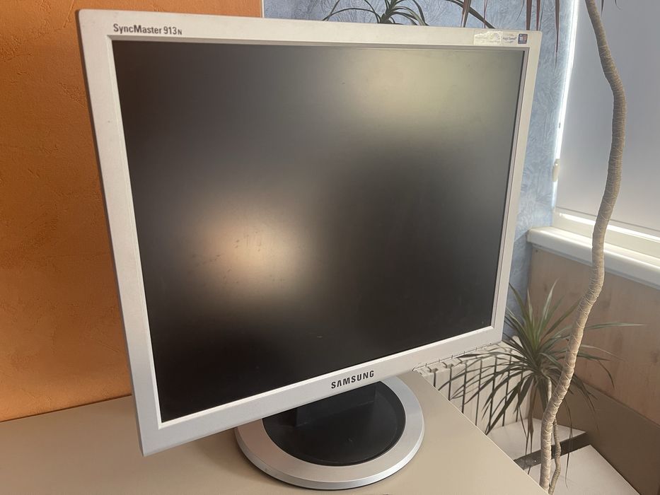 Монітор samsung 913n 19 дюймів