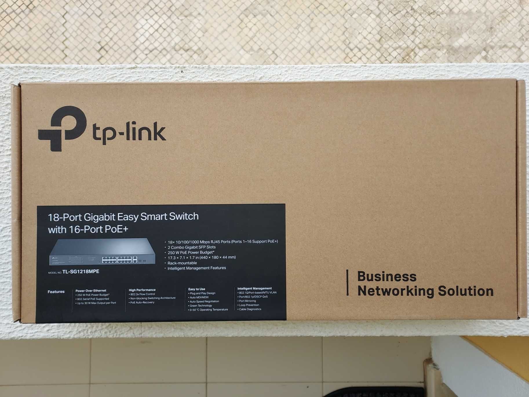Switch TP-Link Easy Smart de 18 portas (16 PoE+)