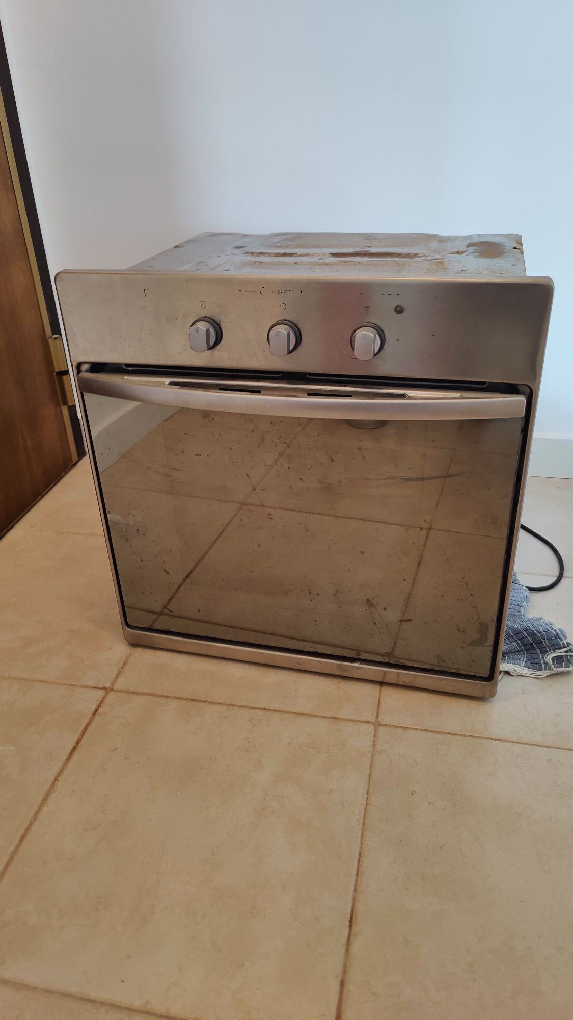 Forno elétrico Ariston de encastrar usado