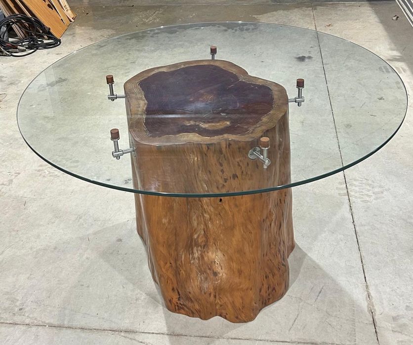 Mesa única em tronco de madeira - Rara