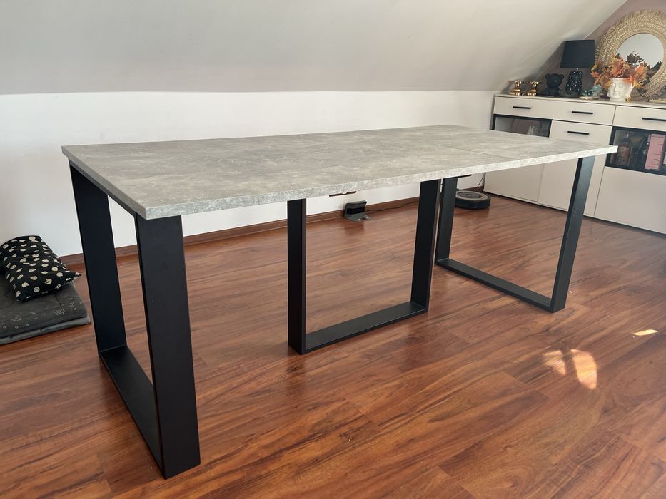 Sprzedam Stół czarno-szary duzy