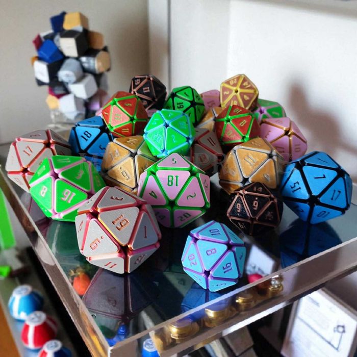 Antystresowy gniotek - kość D20 - unikatowe kolory, super prezent