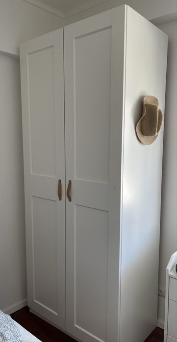 2 Roupeiros IKEA PAX 200x60x236 cm branco com portas GRIMO