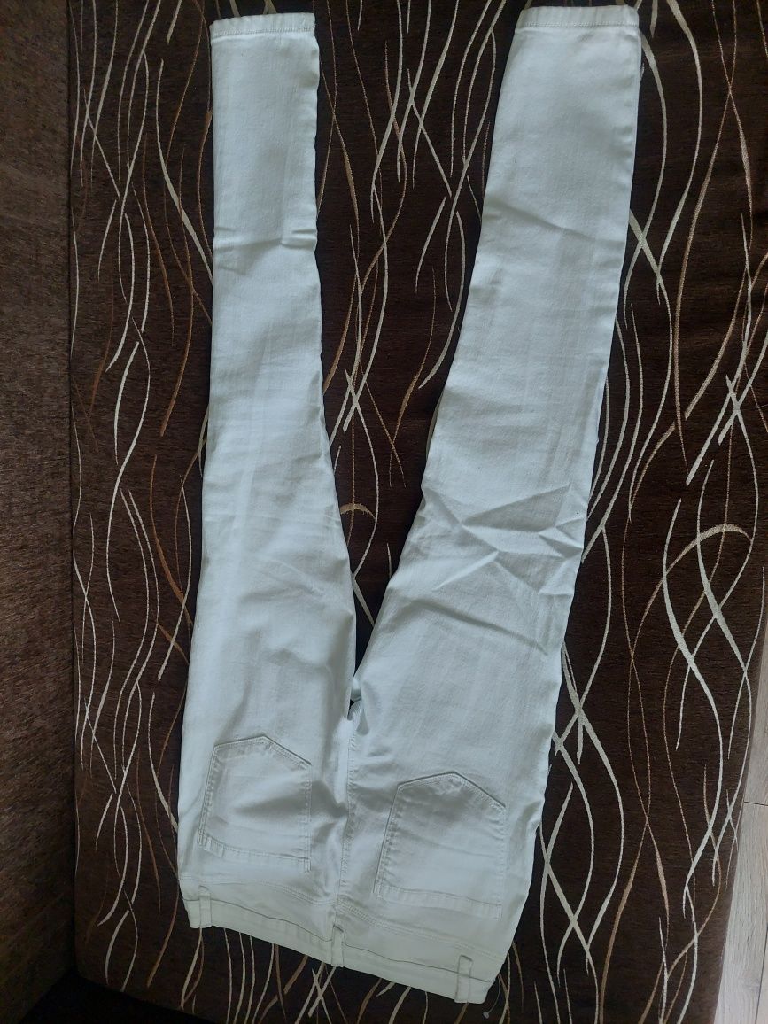 Białe jeansy rozmiar 40