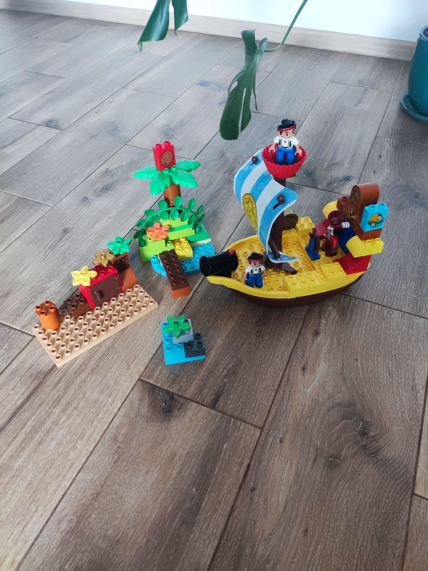Lego Duplo Statek piracki plus dodatkowe elementy