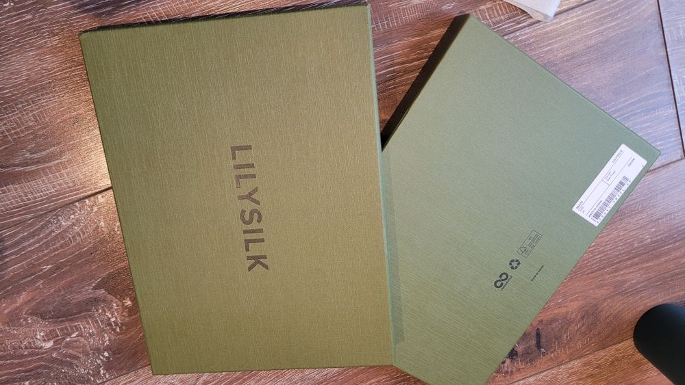 Eleganckie opakowanie na ubranie LillySilk