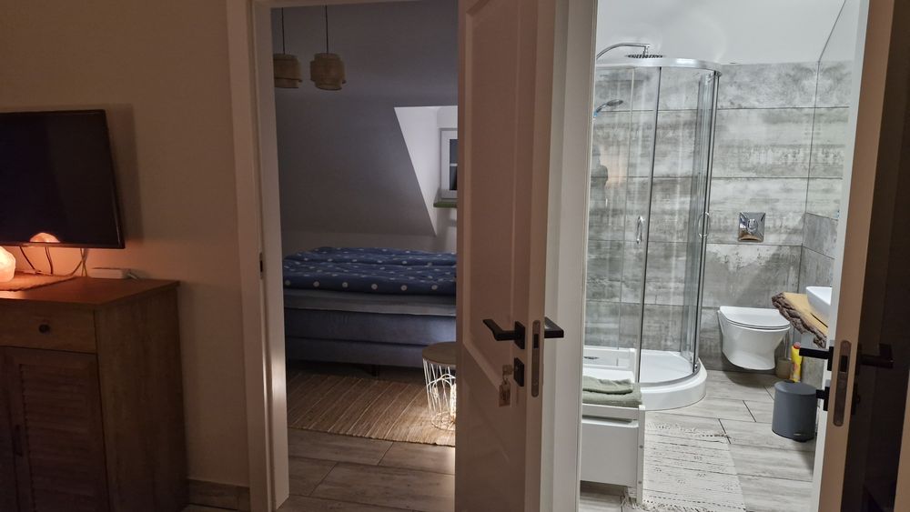 Dom na skraju lasu z jacuzzi & sauna / pokoje gościnne