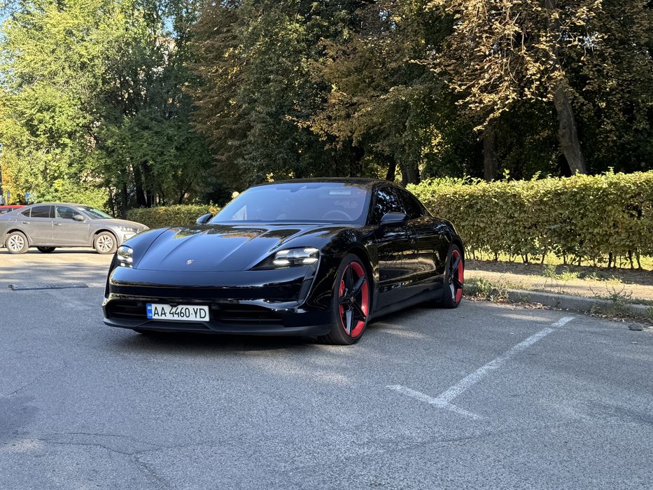 Продам Порше Porsche Taycan 4s 571кс  93,4кв