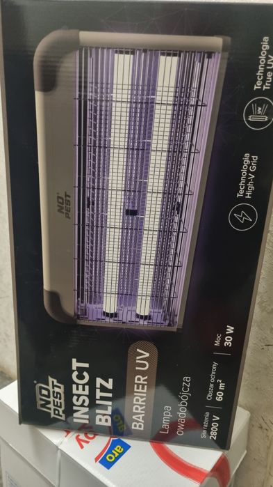 Lampa owadobójcza jak nowa .