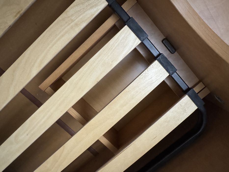 Ліжко-софа з без пружинний матрасом та підйомним механізму