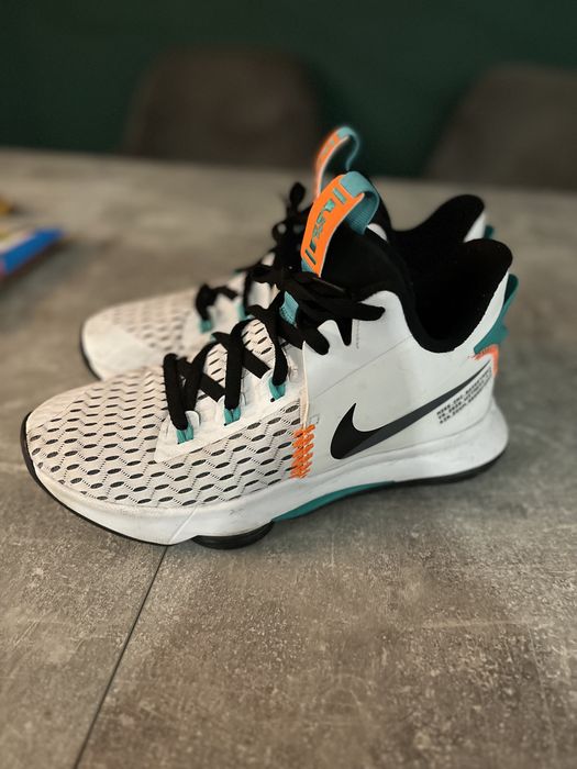 Nike Lebron rozmiar 42