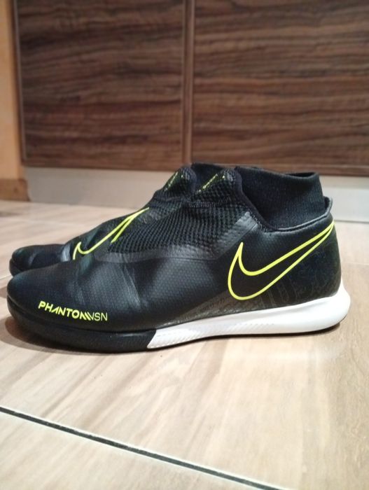 Взуття для футболу Nike  Phantom sn