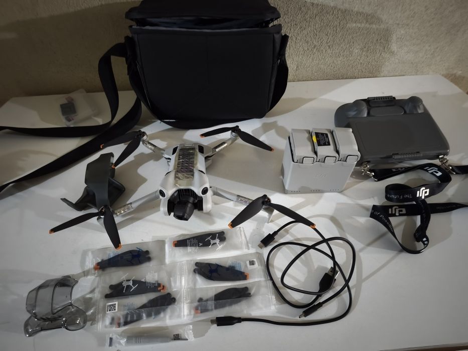 Drone Dji Mini 4 pro fly more combo + extras