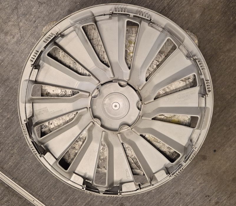 Oryginalny kołpak Skoda 16 cali srebrny Stan jak nowy