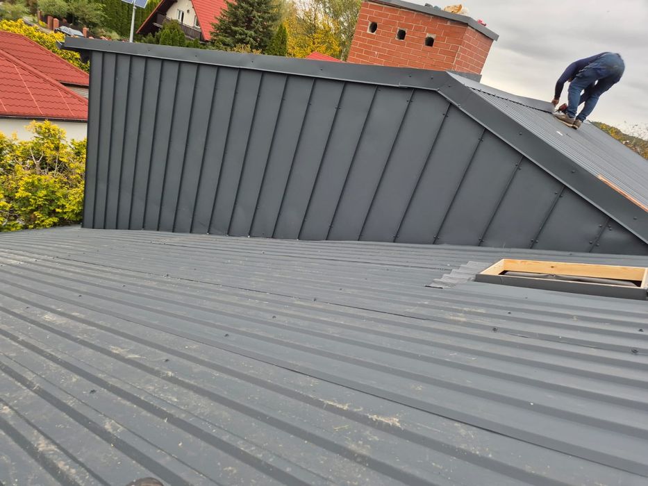 Nasza firma wykonuje dachy z blachy lub dachówki ceramicznej, kompletn