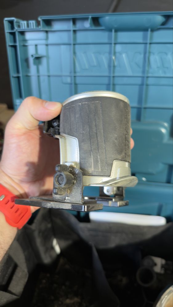 Frezarka Makita RT0700CX2J fabryczny kompletny zestaw