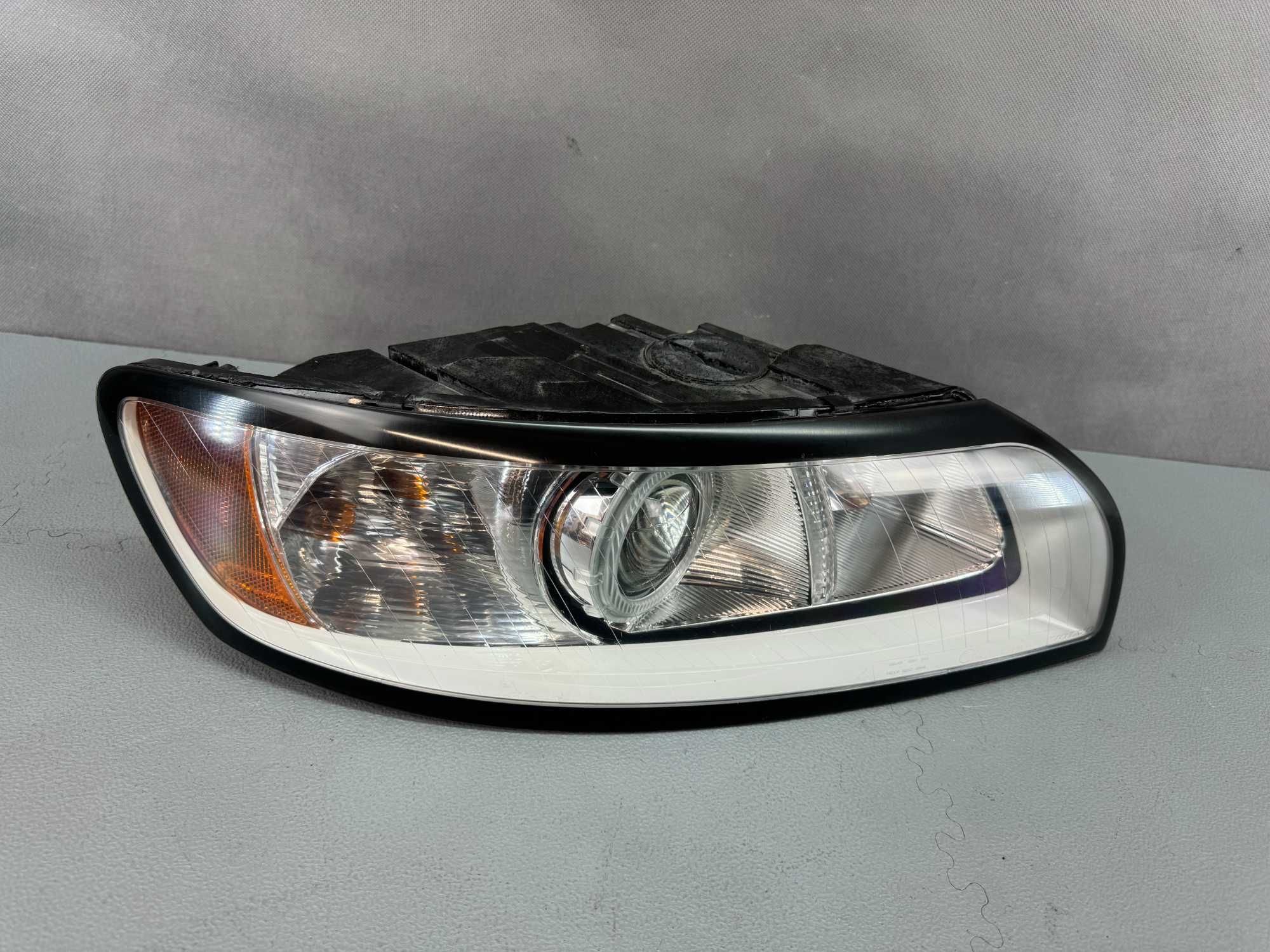 Volvo V50 S40 Lift FL Lampa Przód Przednia Prawa Kompletna EU IGŁA