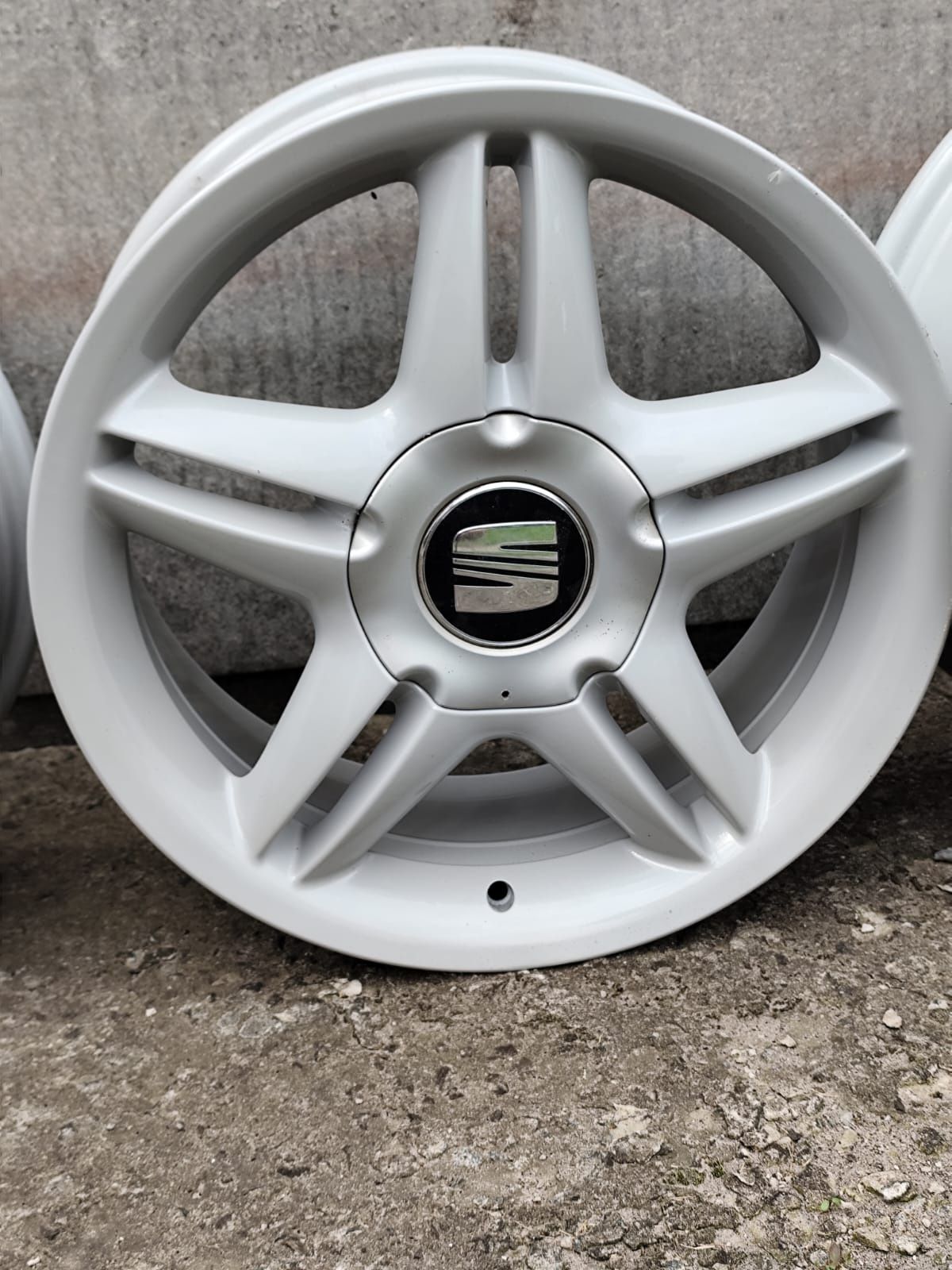 Продам титани R17 (5*100)
