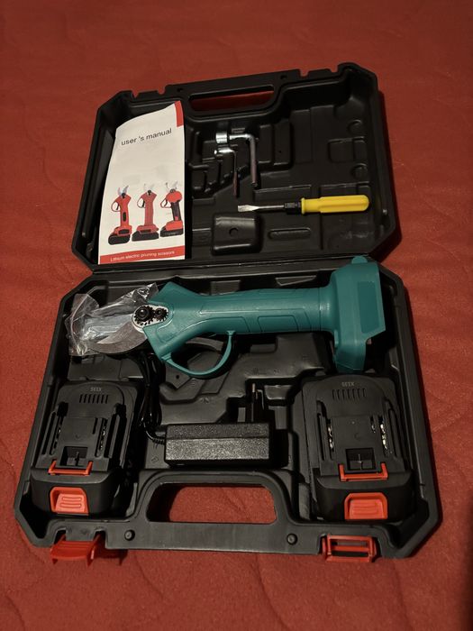 Tesoura de poda a bateria