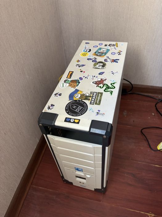 компʼютер ціляком або по запчастинам