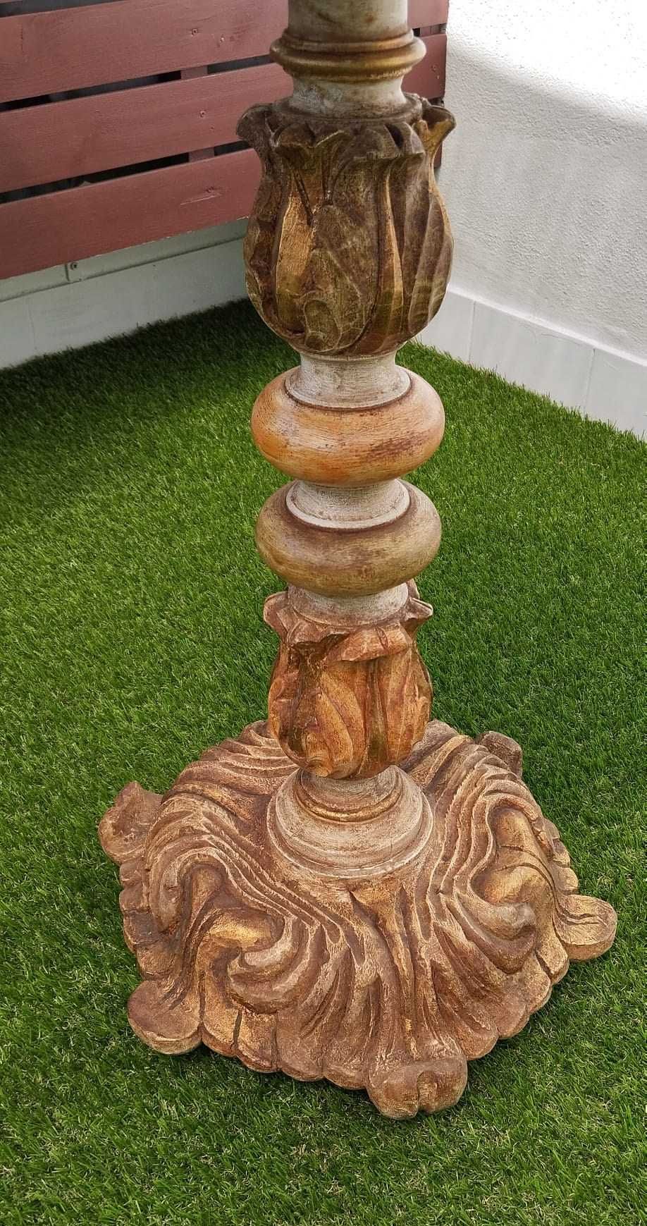 Mesa de apoio antiga em excelente estado